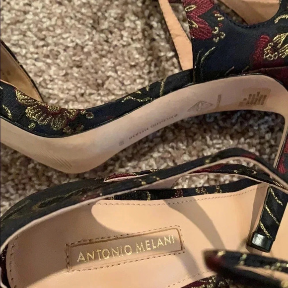 Antonio Melani Ankle Tie Heels size 9 New - Picture 9 of 11